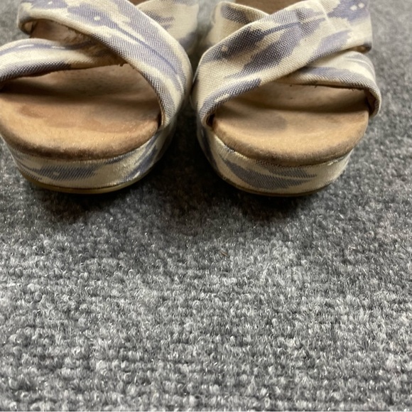 TOMS Women’s Blue/White Aztec Print Canvas Wedge Sandal size: 10 - Picture 5 of 9